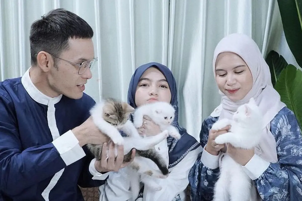 Potret Foto Keluarga Ben Kasyafani, Nesyana, dan Sienna jelang lebaran
