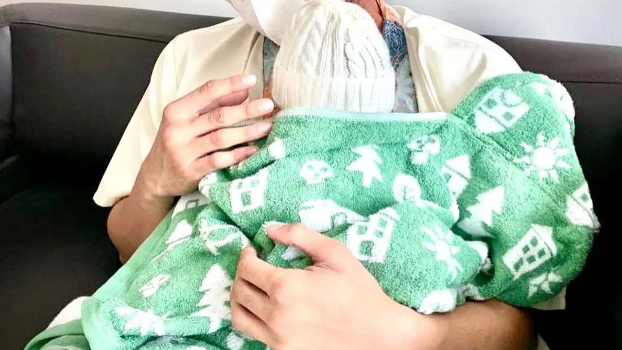Peluk Putranya yang Baru Lahir, Raffi Ahmad: Tambah Lagi Jagoan Papa. (instagram.com/raffinagita1717)