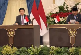 Presiden Prabowo Subianto Saat Bertemu Perdana Menteri (PM) Singapura Lawrence Wong di Istana Merdeka Jakarta, Senin (6/7/2026). (Lizsa Egeham/Liputan6.com)