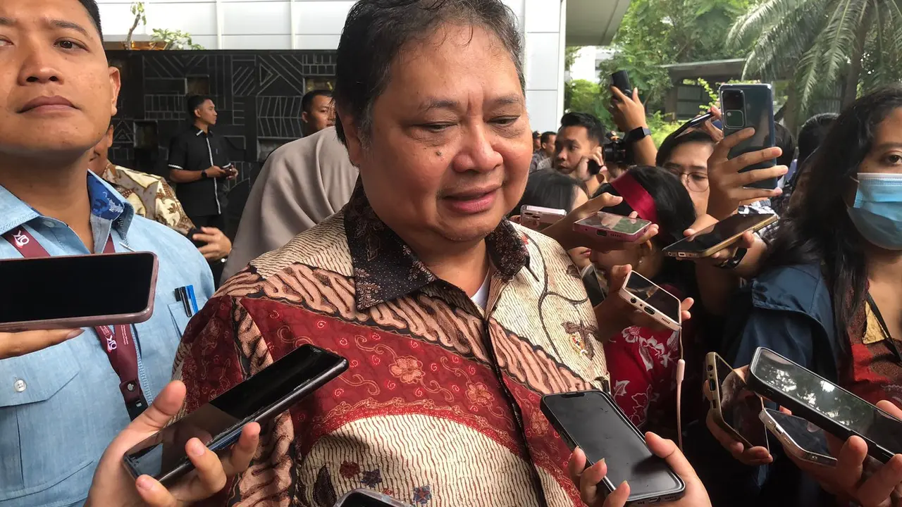 Menteri Koordinator Bidang Perekonomian Airlangga Hartarto saat menghadiri Pertemuan Tahunan Industri Jasa Keuangan OJK 2024, Selasa (20/2/2024). (Foto: Liputan6.com/Tira Santia)