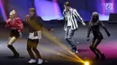 Grup K-Pop asal Korea Selatan, KARD saat tampil menutup gelaran ON/OFF Festival hari pertama di Istora Gelora Bung Karno, Jakarta, Sabtu (7/9/2019). KARD tampil enerjik dan membius penggemarnya dengan membawa sejumlah lagu andalan. (Liputan6.com/Helmi Fithriansyah)