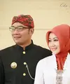 Ridwan Kamil turut berduka cita di akun Twitternya atas kepergian Oon. “Turut berduka cita, berpulangnya Kang Oon Project Pop. Smg diterima iman Islamnya. Hatur Nuhun sdh menghibur kami semasa hidup. Alfatihah,” tulis kang Emil. (Instagram/ridwankamil)