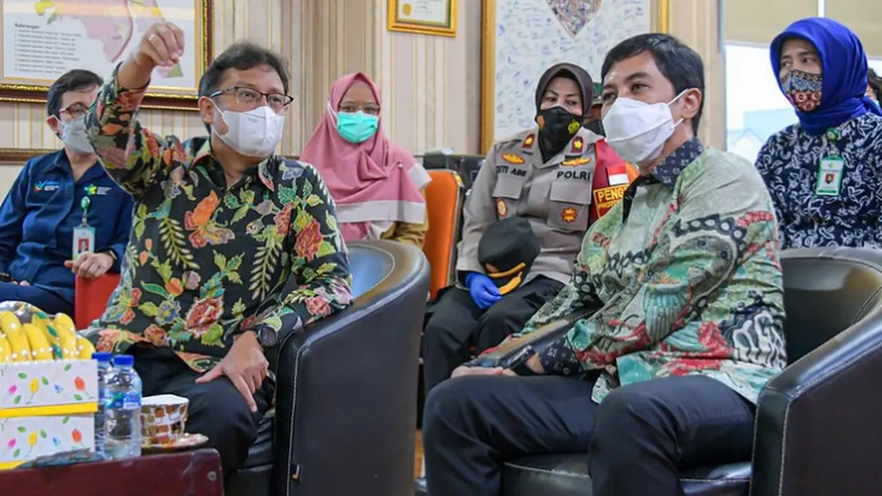 Menteri Kesehatan RI Budi Gunadi Sadikin dan Wakil Menteri Kesehatan Dante Saksono Harbuwono