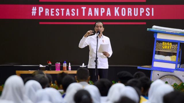 Peringati Hari Anti Korupsi Sedunia, Jokowi Singgung Investasi Motor Penggerak Ekonomi
