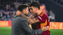 Gianluca Mancini tampak bersitegang dengan pelatih Como, Cesc Fabregas. Pada laga ini AS Roma menang dengan skor 1-0 atas Como di Liga Italia. (AFP)