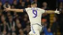 Namun sayang, Karim Benzema benar-benar menjadi mimpi buruk bagi Chelsea. Bomber ganas itu mencetak hattrick masing-masing menit ke-21, 24 dan 46. (AP/Kirsty Wigglesworth)