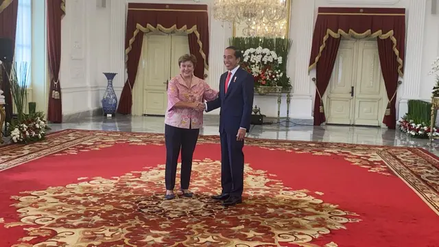 Presiden Jokowi menerima Presiden World Bank Ajay Banga, Direktur Pelaksana Dana Moneter Internasional (IMF) Kristalina Georgieva, dan Ketua Eksekutif Forum Ekonomi Dunia (WEF) Klaus Schwab. (Liputan6.com/Lizsa Egeham)