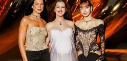 Dua Lipa, Anne Hathaway, dan Lisa BLACKPINK menghadiri acara Bvlgari untuk New York Fashion Week 2027. (dok. Bvlgari)