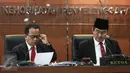 Suasana pembacaan sembilan putusan DKPP di Jakarta, Jumat (7/4). Salah satunya, putusan sidang kode etik Ketua KPU DKI, Sumarno, dan Ketua Bawaslu DKI, Mimah Susanti. (Liputan6.com/Faizal Fanani)