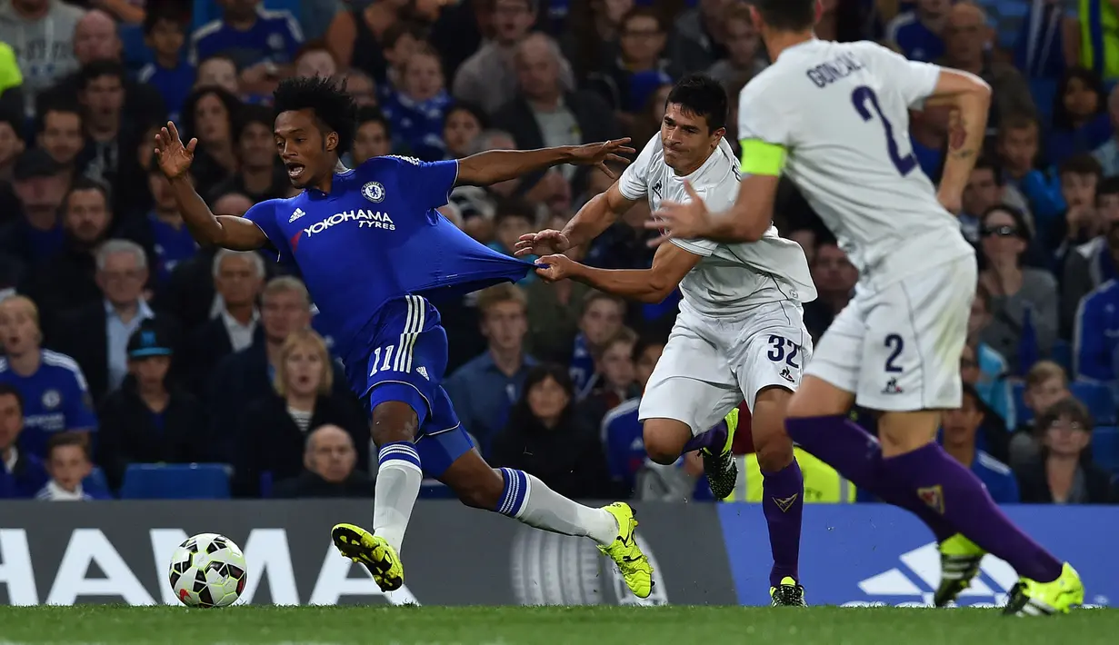 <p>Juan Cuadrado. Bek kanan berusia 33 tahun yang sejak 7 musim lalu memperkuat Juventus ini pernah memperkuat Chelsea di Liga Inggris. Ia didatangkan Chelsea dari Fiorentina pada tengah musim 2014/2015 dengan nilai transfer 31 juta euro. Bertahan 1,5 semusim, ia hanya tampil dalam 15 laga di semua ajang dengan torehan 1 assist. Bersama Timnas Kolombia ia telah mengoleksi 111 caps dengan torehan 10 gol dan 18 assist sejak melakukan debut pada 4 September 2010. (AFP/Ben Stansall)</p>
