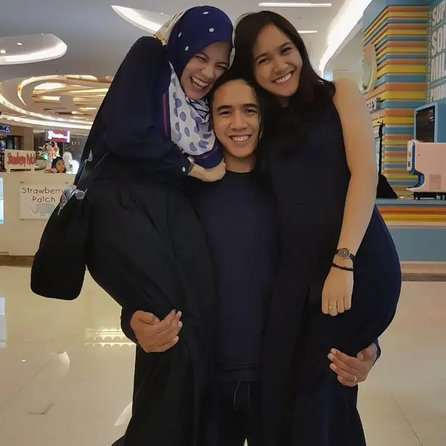 Beda Keyakinan, Ini 7 Potret Alyssa Soebandono dan Sang Kakak yang Jarang Tersorot