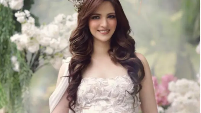 [Bintang] Gaya Nia Ramadhani