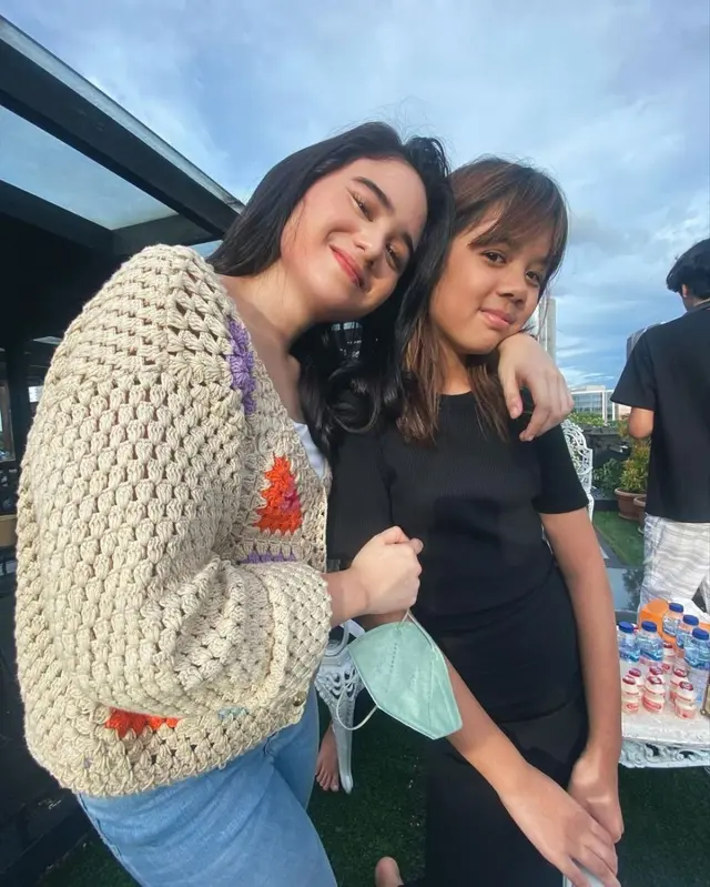 Beranjak remaja, 6 potret Safeea Ahmad bareng ketiga calon kakak ipar ini akrab kayak saudara kandung