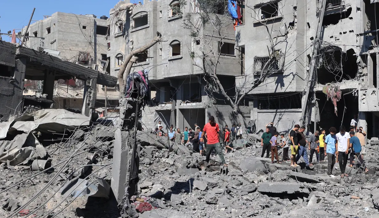 Data Kementerian Kesehatan Palestina pada Selasa 1 Juli 2025 menyebutkan sedikitnya 56.647 warga Palestina meninggal dunia, sebagian besar adalah perempuan dan anak-anak, serta melukai 134.105 lainnya akibat perang genosida Israel di Jalur Gaza sejak 7 Oktober 2023. (Eyad BABA/AFP)