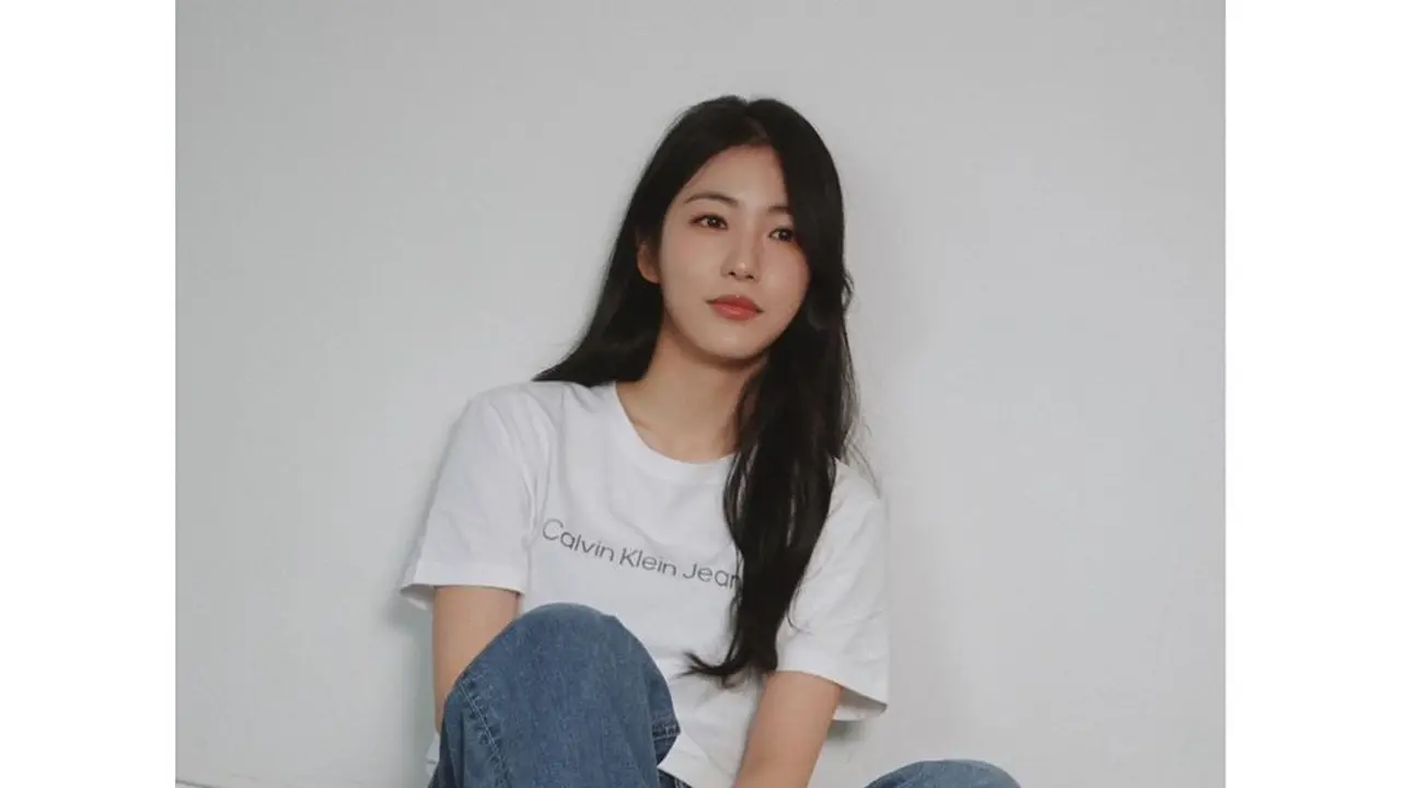 Shin Ye Eun untuk Calvin Klein Jeans. (Instagram/ __shinyeeun)