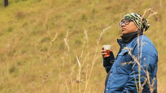 Potret Saykoji Mendaki Gunung Semeru saat Syuting Film '5cm' (credit: instagram/saykoji)