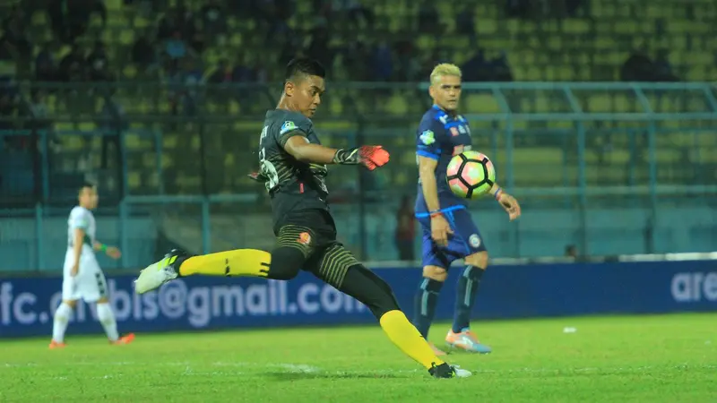 PS TNI vs Arema FC (Liputan6.com / Rana Adwa)