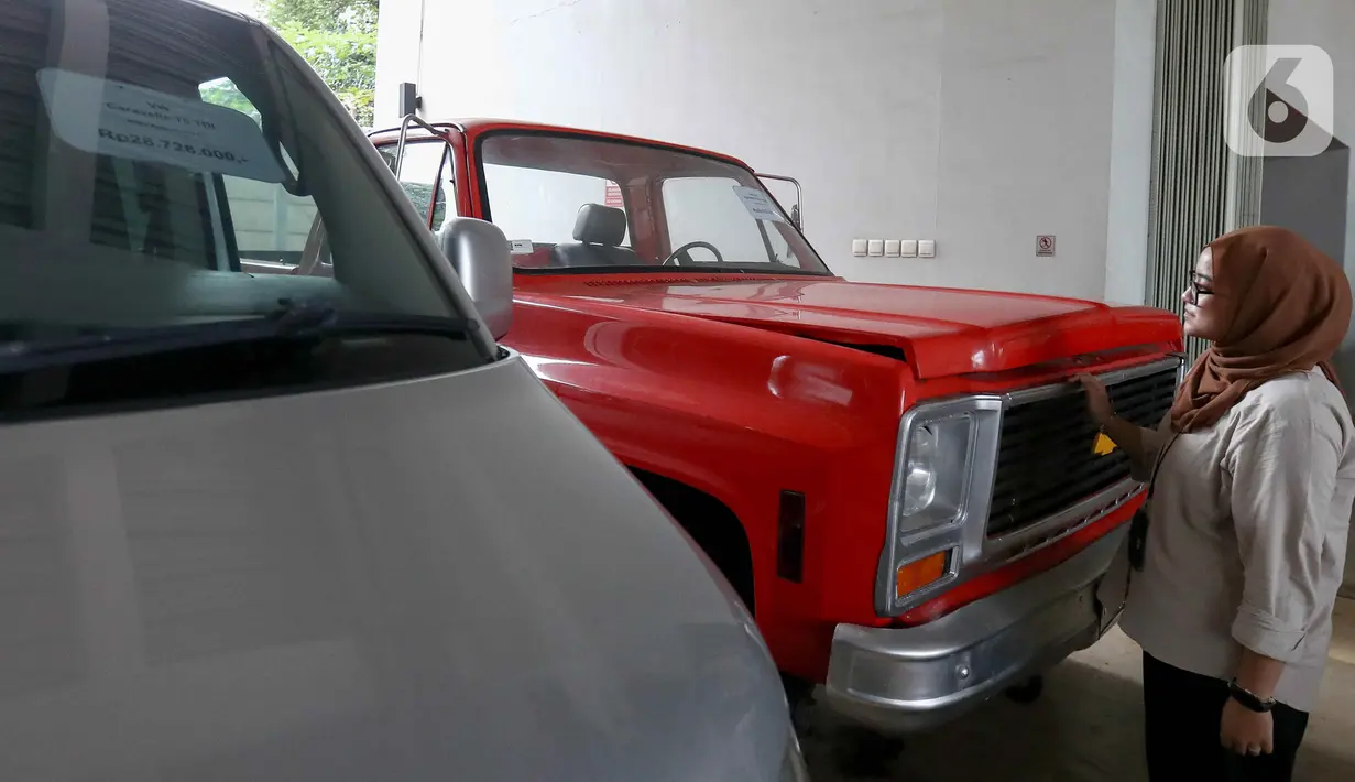 Barang barang sitaan yang dilelang meliputi kendaraan bermotor, perhiasan, alat elektronik, dan barang berharga lainnya. Kendaraan bermotor yang dilelang meliputi 31 unit mobil, 17 unit sepeda motor, dan 2 unit sepeda mewah. (Liputan6.com/Herman Zakharia)