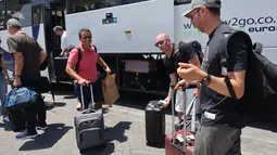 Menteri Transportasi Israel, Miri Regev mengatakan pada Selasa (17/6/2025) bahwa ada sekitar 100.000 warga hingga 150.000 warga Israel terdampar di luar negeri akibat pembatalan sejumlah penerbangan. (GIL COHEN-MAGEN/AFP)