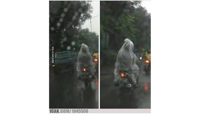 Jas hujan nyeleneh (Sumber: 1cak)