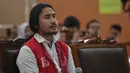 Penyanyi Marcello Tahitoe hadir dalam sidang putusan. Sidang kasus penyalahgunaaan narkoba berlangsung di Pengadilan Negeri Jakarta Selatan, Selasa (16/1/2018). (Adrian Putra/Bintang.com)
