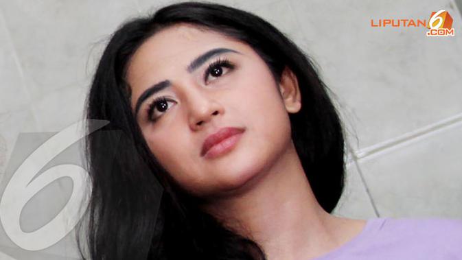 Miliki Toko Baju Dewi Perssik Kejar Keuntungan Dunia Akhirat Showbiz Liputan6 Com