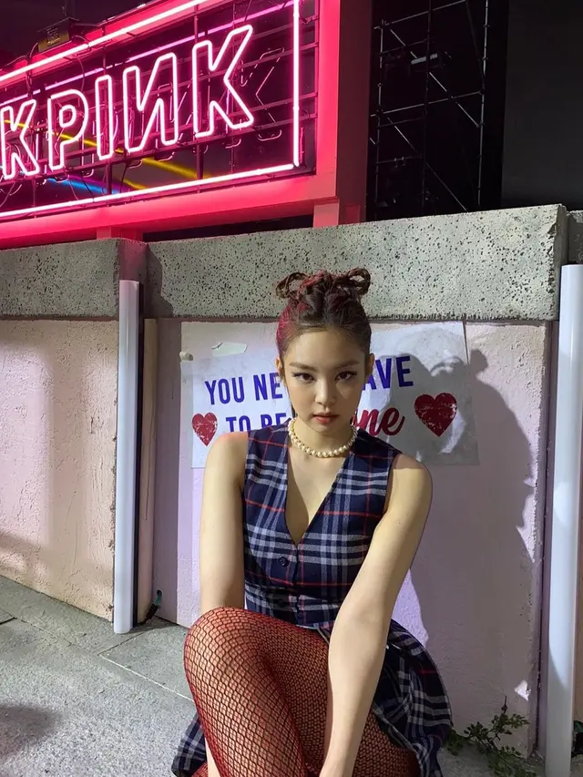 Gaya pakaian Jennie Blackpink