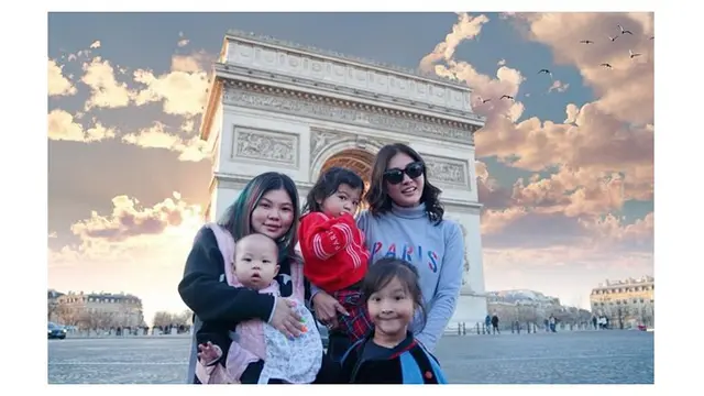 7 Gaya Penampilan Sarwendah saat di Paris, Tampil Menawan