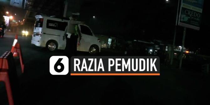 VIDEO: Ngeyel Mudik, Polisi Perintahkan Kendaraan Putar Balik