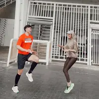 Olla Ramlan kenakan legging (Instagram/ollaramlan)