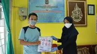 Bea Cukai Purwokerto menginisiasi program peduli lawan Covid-19 melalui kegiatan pembagian 1.000 helai masker non medis.