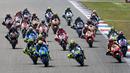 Valentino Rossi sudah memimpin lomba sejak start. (Reuters)