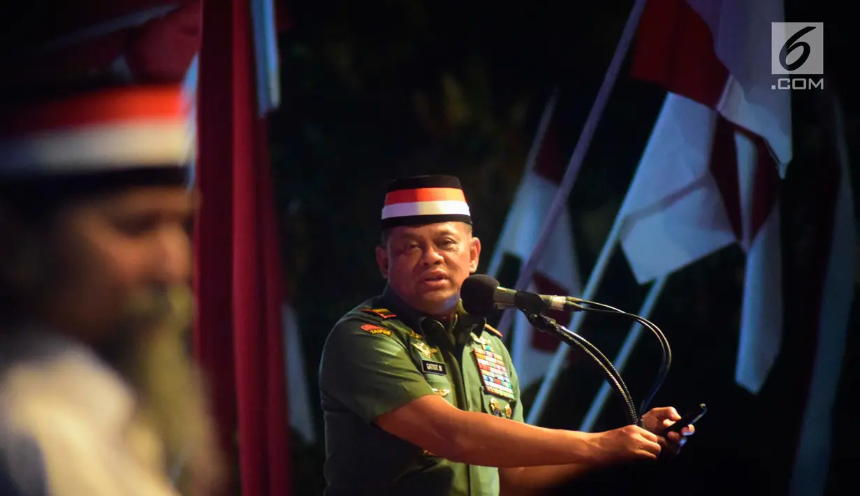 Panglima TNI Jenderal Gatot Nurmantyo mengisi acara Tausiyah Kebangsaan di kawasan Tugu Muda Semarang, Senin (14/8).  Acara Tausiyah Kebangsaan yang diselenggarakan Kodam IV Diponegoro ini dalam rangka memperingati HUT RI ke-72.(Liputan6.com/Gholib)
