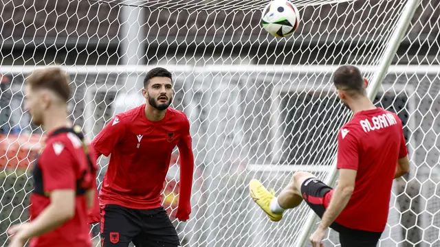 Latihan Albania
