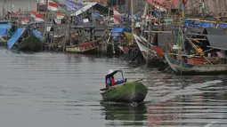 Hampir semua penduduknya menaruh harapan hidup dari laut. Meski hasil tangkapan mereka tidak menentu, mereka tetap semangat menjalani kehidupan yang serba kekurangan, Banten, sabtu (6/9/2014) (Liputan6.com/Johan Tallo)