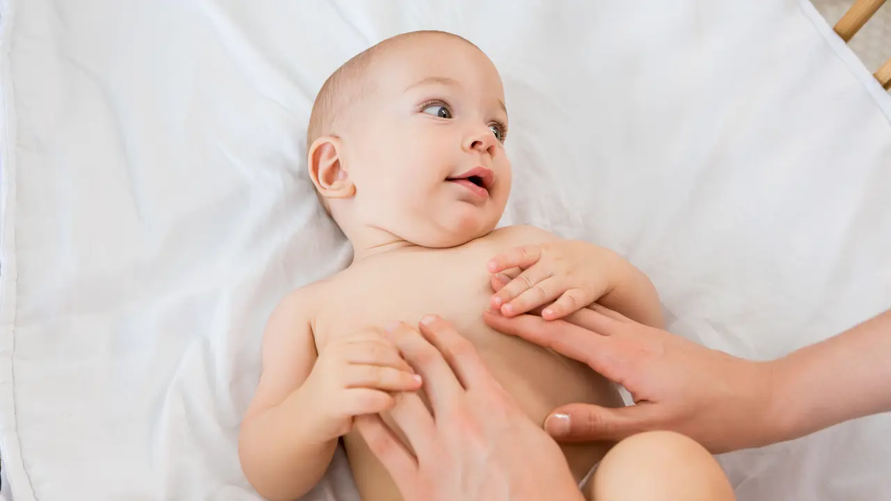 Manfaat Pediatric Massage untuk Kesehatan Bayi yang Baru Lahir
