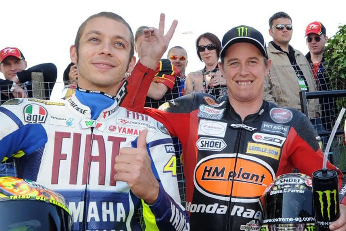 Valentino Rossi dan John McGuinness 