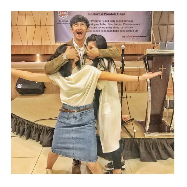 Terlihat Kompak, Begini 5 Potret Kebersamaan Felicya Angelista dengan Saudara Perempuan Caesar Hito