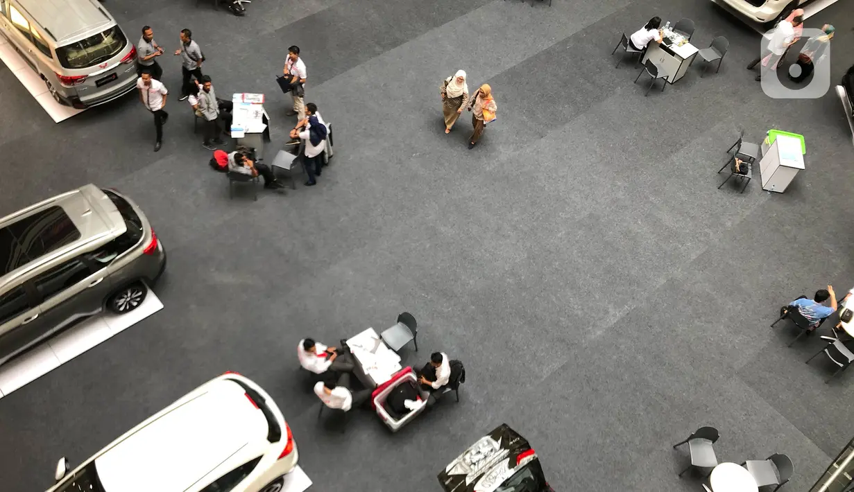 Suasana pusat perbelanjaan di kawasan Depok, Jawa Barat, Selasa (3/3/2020). Adanya warga Depok yang terinfeksi virus corona atau COVID-19 membuat pusat perbelanjaan di kota tersebut lebih sepi dibanding hari biasa. (Liputan6.com/Immanuel Antonius)