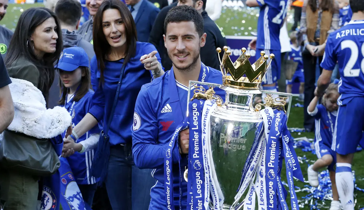 Dari musim ke musim, ia konsisten menjadi pemain terbaik Chelsea. Ia berhasil mempersembahkan dua trofi Premier League, satu trofi FA Cup, satu trofi EFL Cup dan dua trofi Liga Europa untuk The Blues. (AFP/Ian Kington)