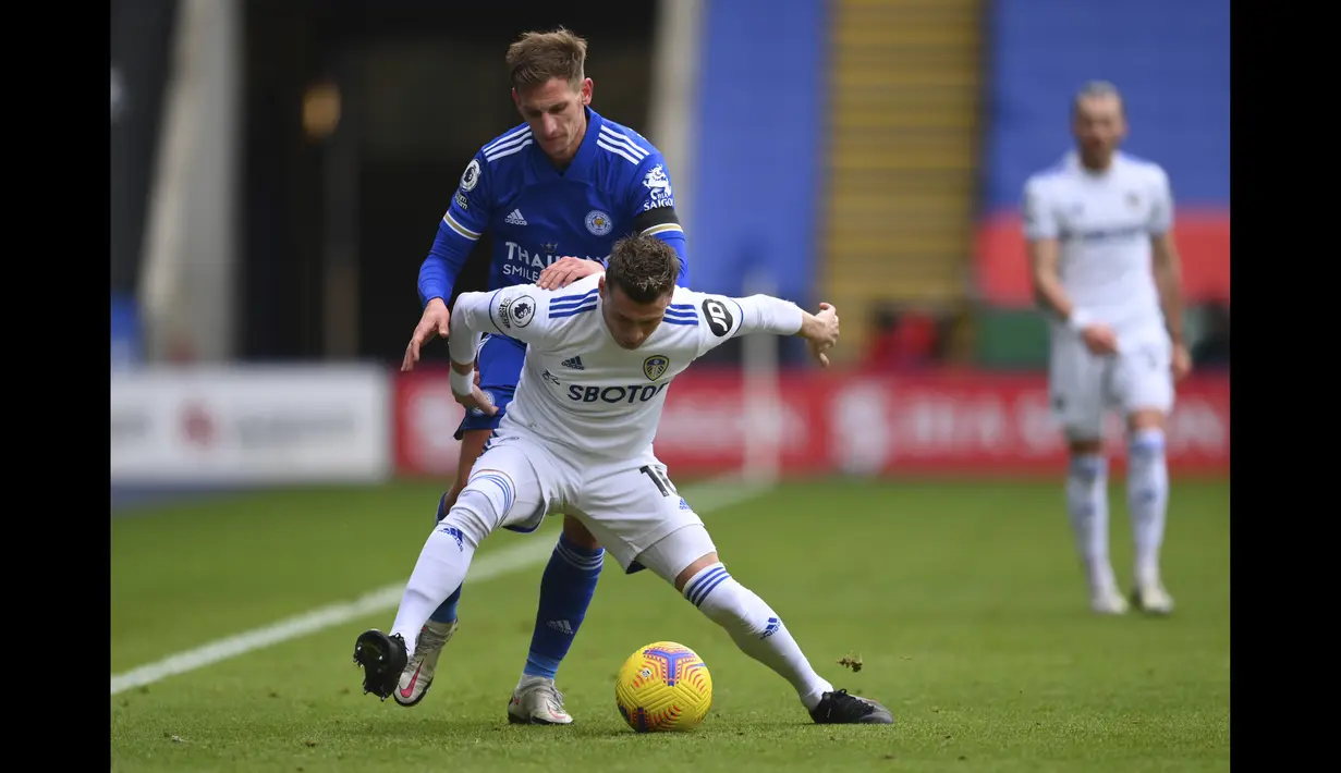 Dengan hasil ini, Leicester tertahan di urutan tiga dengan 39 poin dari 21 laga, tertinggal dua poin dari MU. Sementara Leeds ada di urutan 12 dengan 29 poin. (Foto: AP/Pool/Michael Regan)