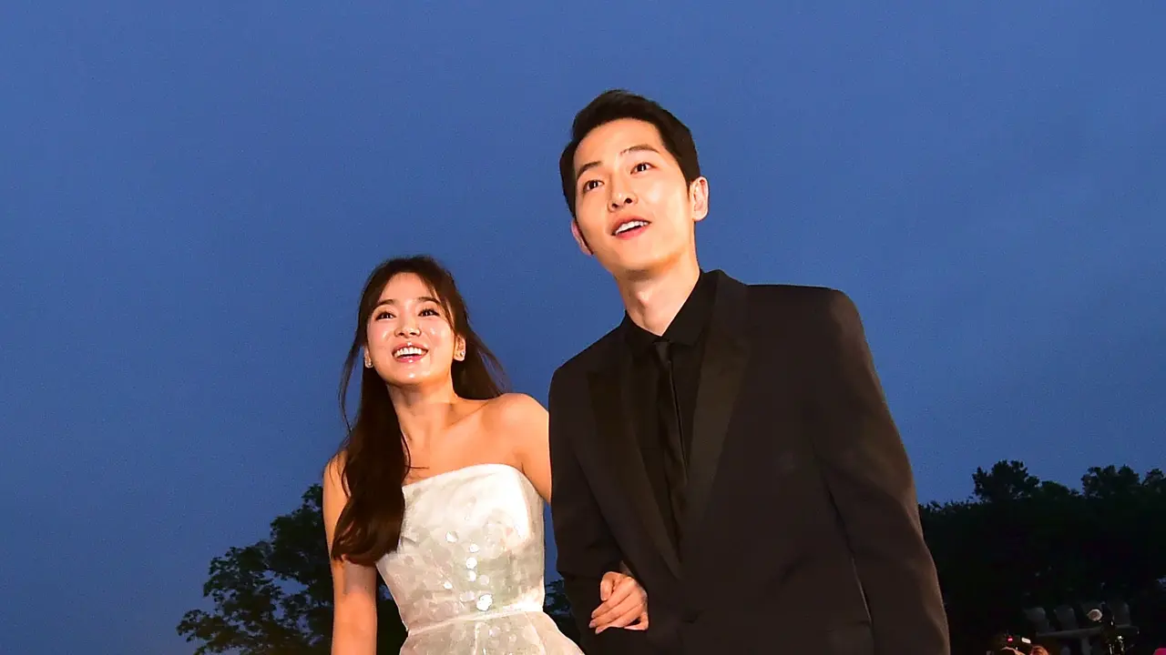 [Bintang] Ini Cara Song Joong Ki dan Song Hye Kyo Melewati Malam Natal