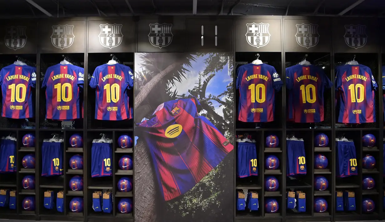 Selama dua musim bersama tim utama Barcelona, Lamine Yamal mencatat lebih dari 100 penampilan dan mencetak 25 gol. Ia menjadi salah satu pemain kunci yang membantu Barcelona meraih treble domestik pada musim lalu. (Manaure QUINTERO/AFP)