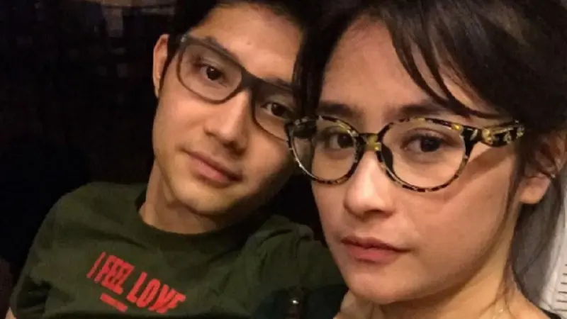 Keakraban Prilly Latuconsina dan Teuku Rassya