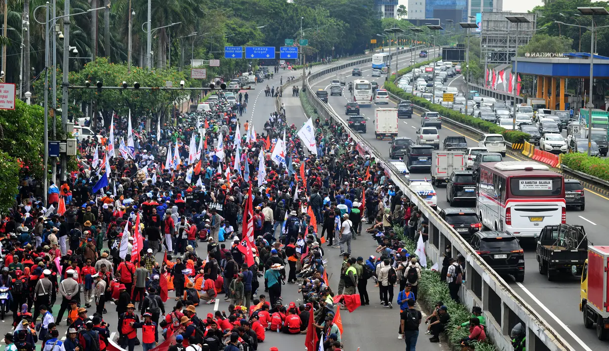 Ribuan pekerja dari berbagai daerah akan turun ke jalan dalam aksi unjuk rasa buruh 28 Agustus 2025. (merdeka.com/Arie Basuki)