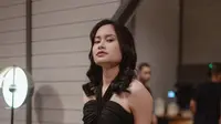 Kesan Satine Zaneta Pakai Gigi Palsu di Film 'Siti Si Vampir'