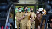 Pada Senin (21/6/2021), Bobby memantau simulasi pembelajaran tatap muka yang digelar di Sekolah Menengah Pertama (SMP) Negeri 1 Medan, Jalan Bunga Asoka, Kecamatan Medan Selayang