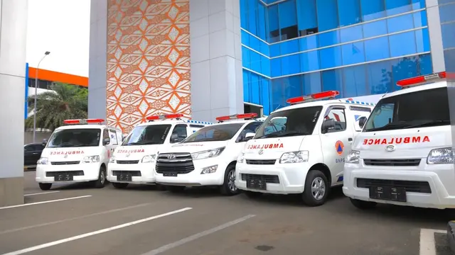 Bantuan lima unit ambulans, yang terdiri dari empat unit Daihatsu GranMax Ambulance