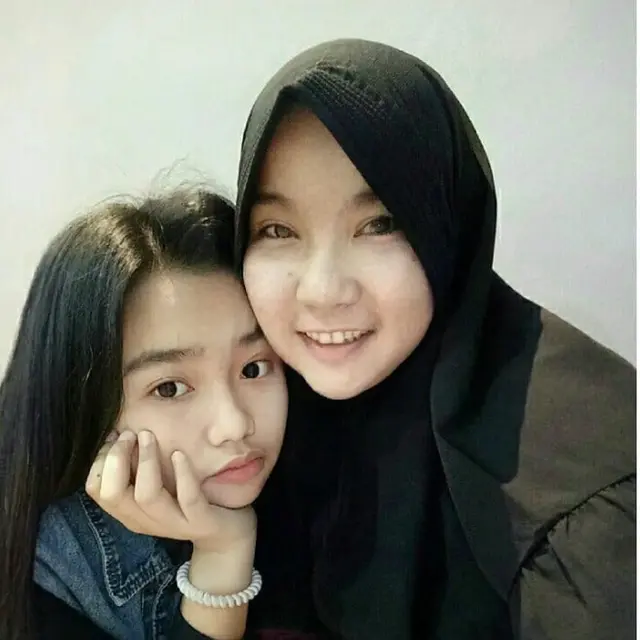 Meninggal Dunia, Ini 7 Potret Kenangan Aulia DA Bersama Ibundanya