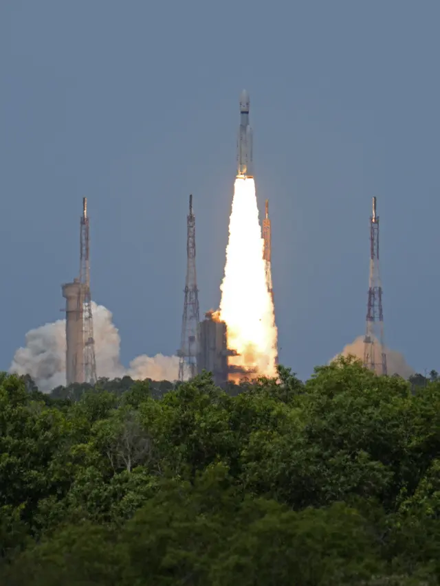 India Luncurkan Roket Chandrayaan-3